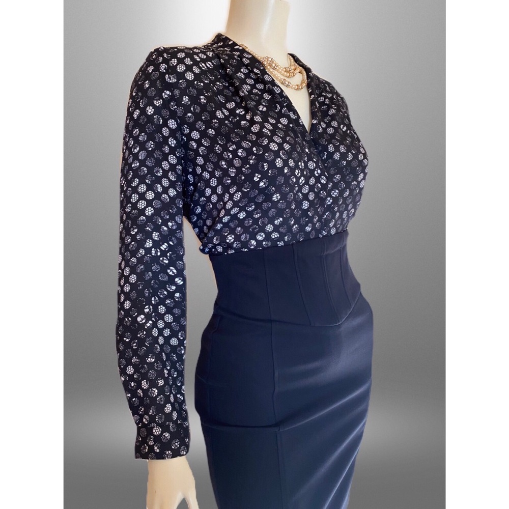 VINCE CAMUTO - Career Split Neck Long Sleeve Black White Pattern Top Button Up